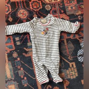 Adorable albetta jammies never worn 3-6 months